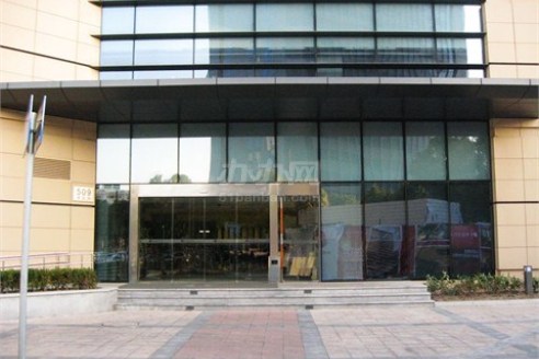 新漕河泾科技创业园大楼入口